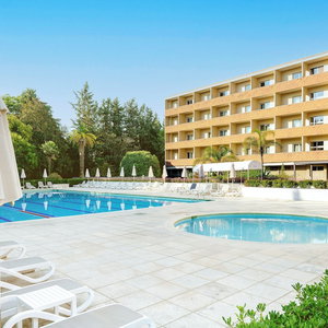 Sejur Crowne Plaza Rome-St. Peter's Hotel & Spa By Ihg vacanta La Massimina-Casal Lumbroso