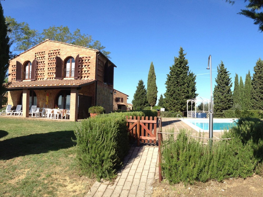 Hotel Romola Retreat: Tuscan Escape