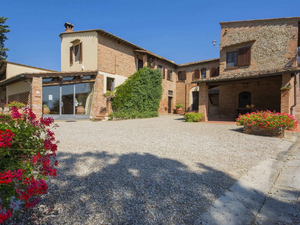 Hotel Farmhouse In Chianti With Pool And Terrace