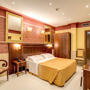 Sejur Aurelius Art Gallery Hotel vacanta La Massimina-Casal Lumbroso
