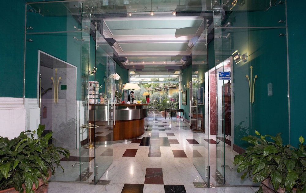 Hotel Ateneo Garden Palace