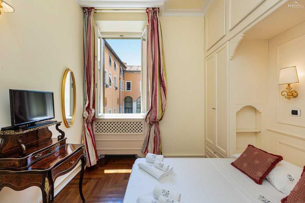 Hotel Rental In Rome Baccina Apartment