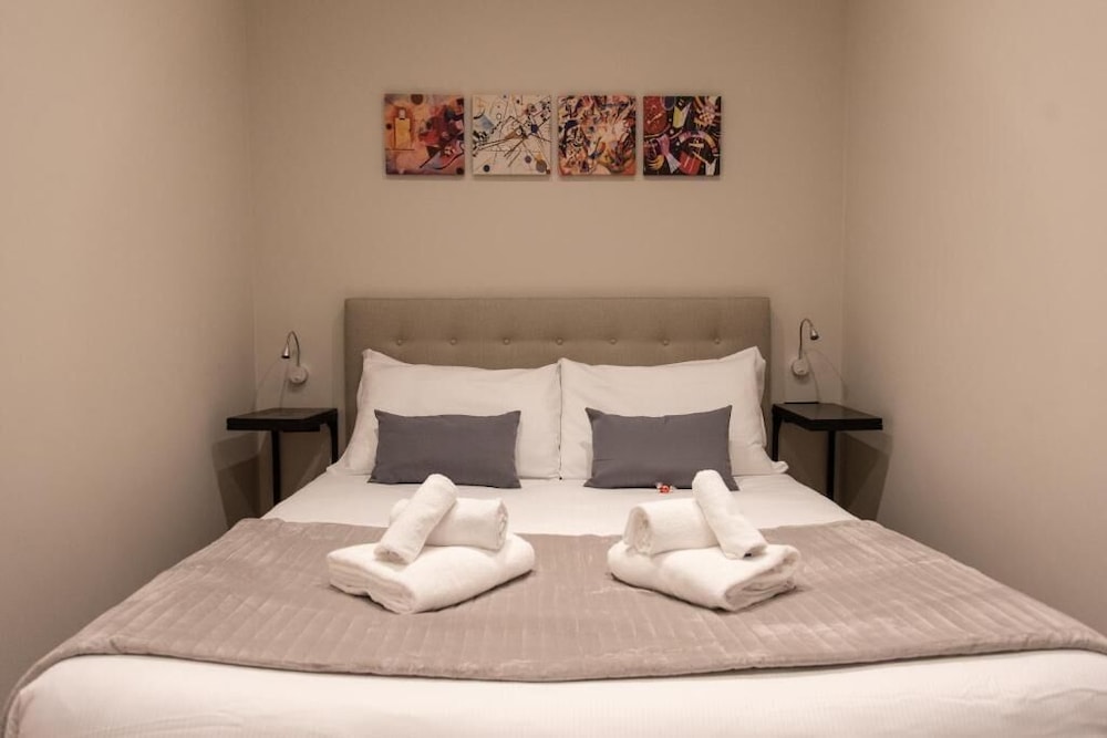 Hotel Xxiv Domus Luxury Suites