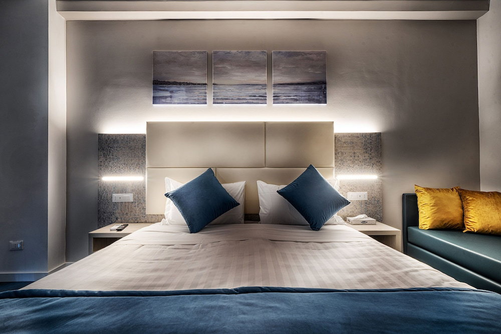 Hotel Suite Blue Style