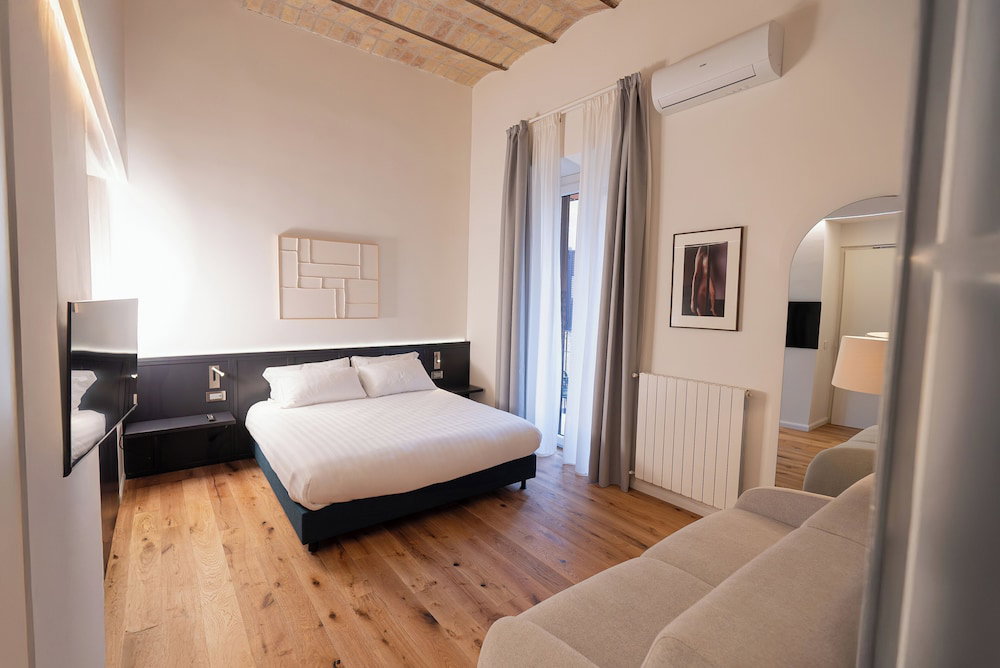 Hotel Eternal Suites Rome