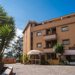 Hotel Hotel Santa Maura cazare Tor Vergata