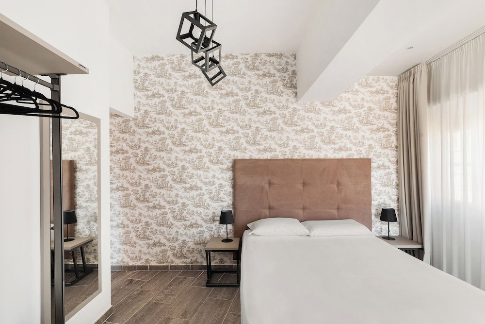 Hotel Adelante Rooms San Giovanni