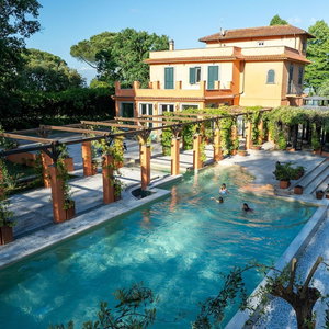 Hotel Hero's Garden Relais cazare Monte Caminetto