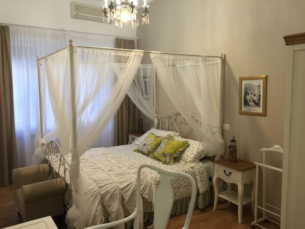 Hotel La Piazzetta Delle Regine