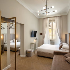 Hotel Porta Castello Suites cazare Borgo