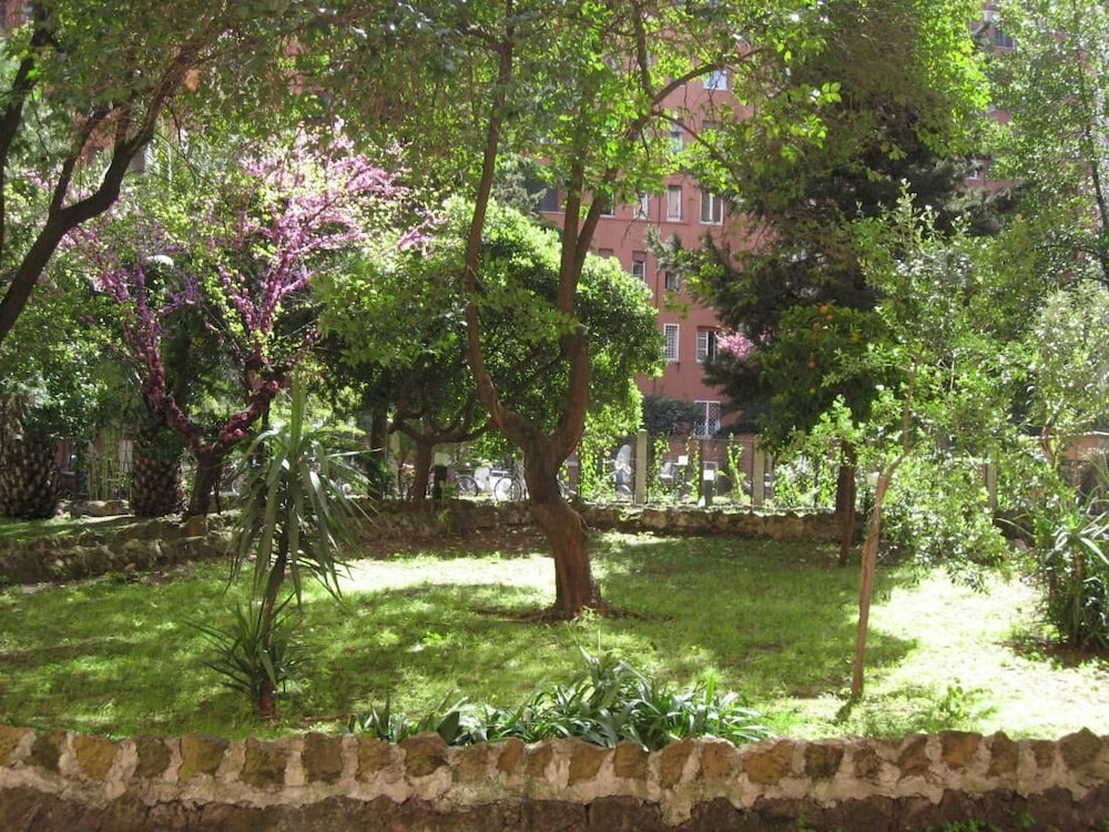 Hotel Holiday Home Roma Night And Day