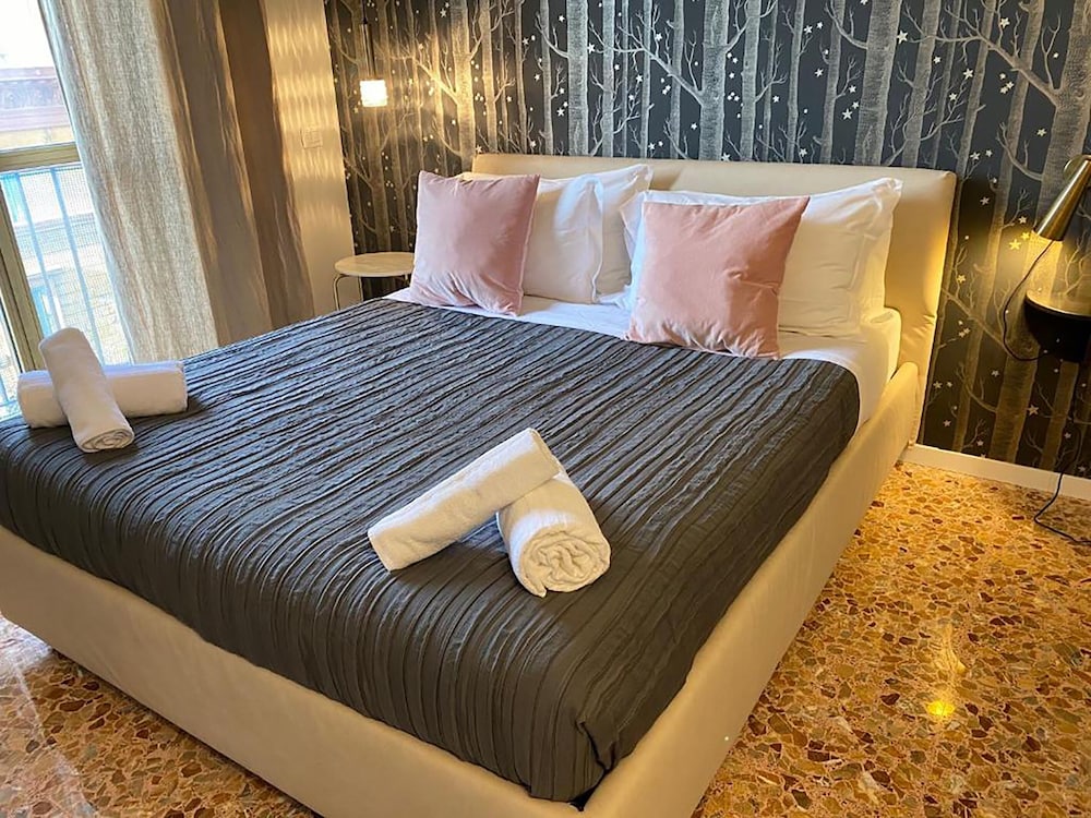 Hotel Cavour Urban Rooms - By Ghor