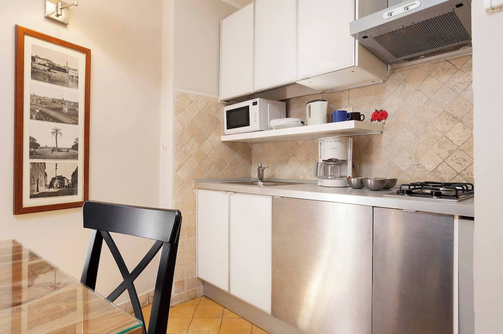 Hotel Renoir Small Loft On Giulia Street