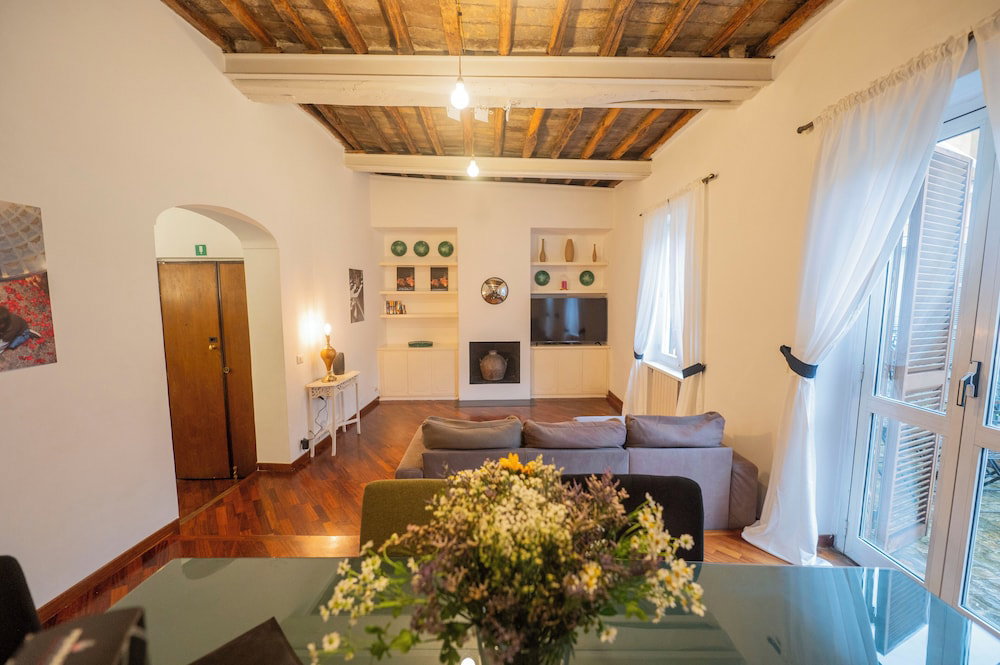 Hotel Pantheon Apartments
