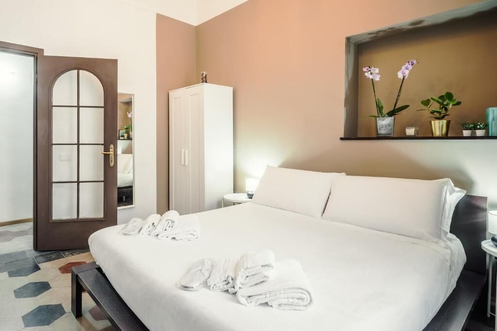 Art Deluxe Rooms - Vatican