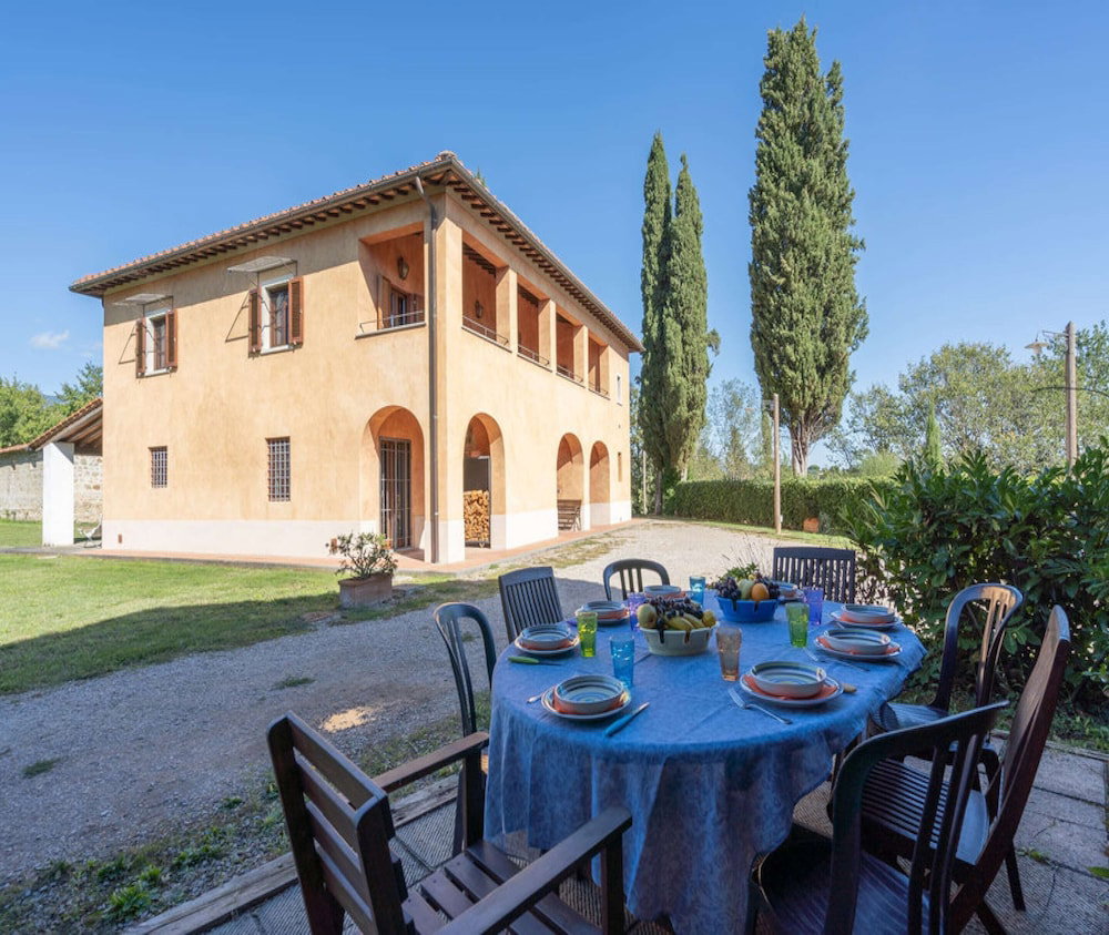 Hotel Tranquil Farmhouse In Terranova Bracciolini Near Nightlife