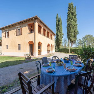Hotel Tranquil Farmhouse In Terranova Bracciolini Near Nightlife cazare Monte Caminetto