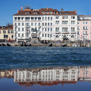 Hotel Londra Palace Venezia cazare Castel Condino