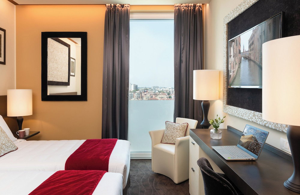 Hotel Leonardo Royal Hotel Venice Mestre