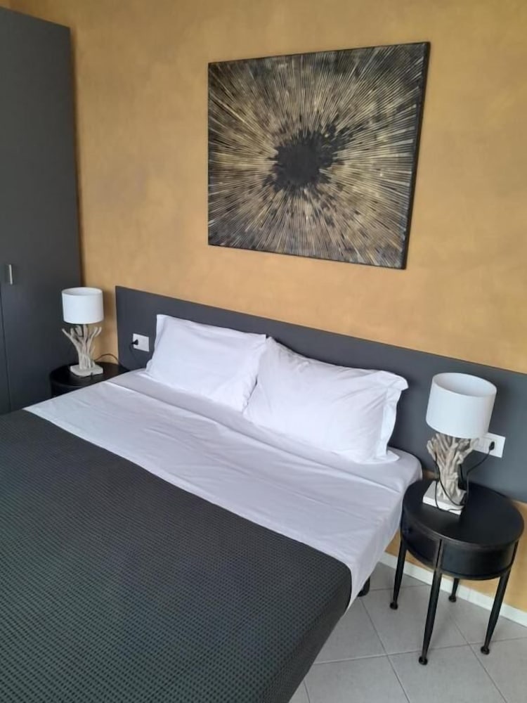 Hotel Gerenzano Apartments