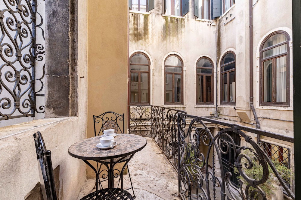 Hotel Tintoretto Style 4 By Wonderful Italy