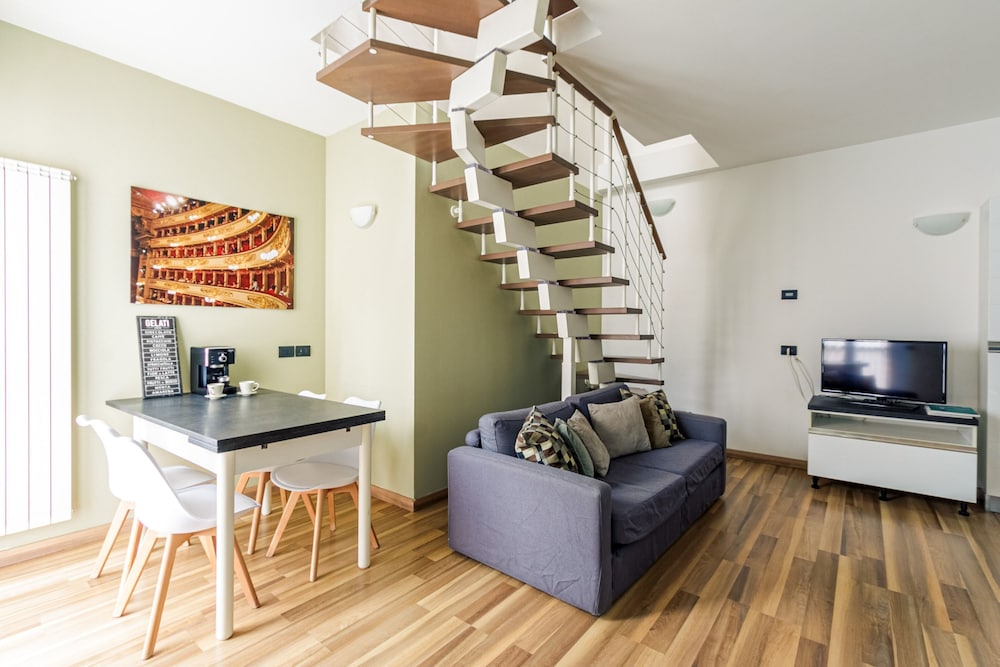 Hotel Candiani Building - Elegant 2-Level Apartment With 3 Bedrooms