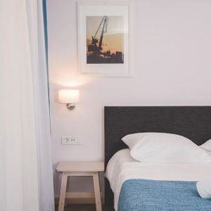 Hotel Old Town Inn cazare Reka