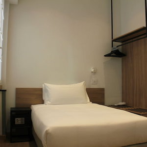 Hotel Hõma Certosa District cazare Novate Milanese