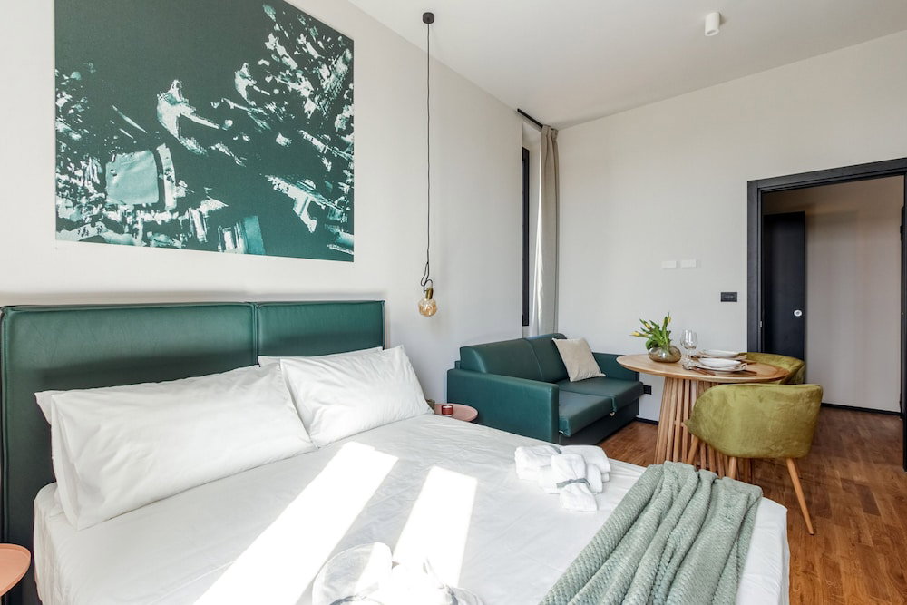 Hotel Quantum 5 Electron In Milano