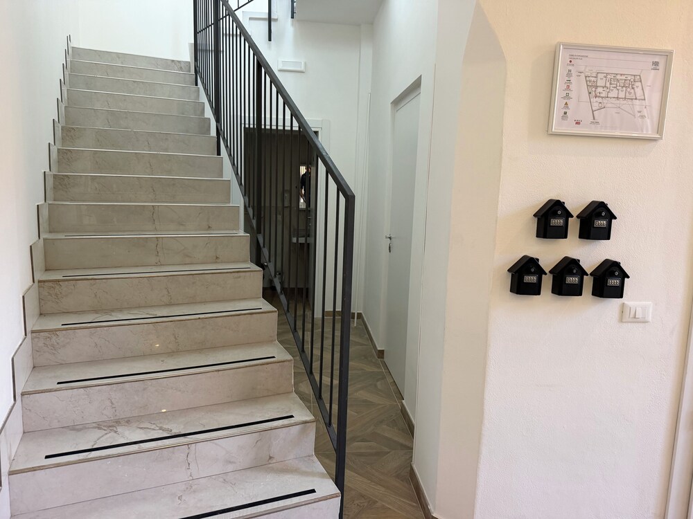 Hotel Link Rho - Jcube Hotellerie