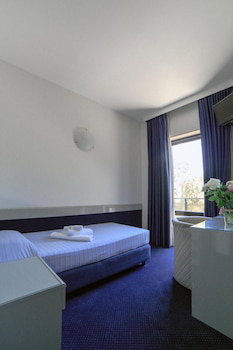 Club Hotel