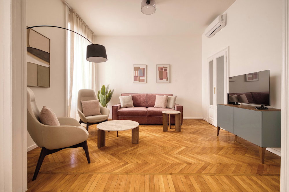 Hotel Elegant Flats Near Guastalla Gardens
