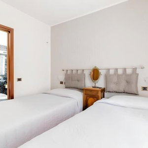 Hotel Garden House Fiera Milano cazare Pero