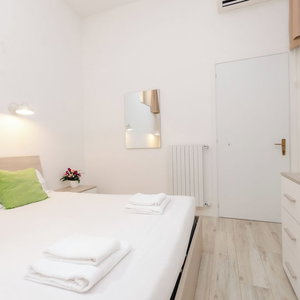 Hotel Vivimihome-Duomo Cioffi House cazare Guastalla