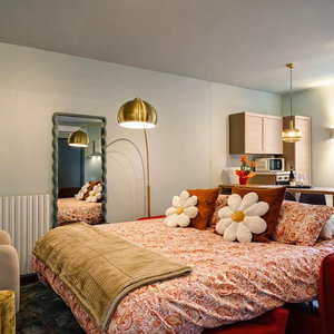 Hotel Navigli House-Private Garden -Quiet Oasis-Sleeps 5 cazare Corsico