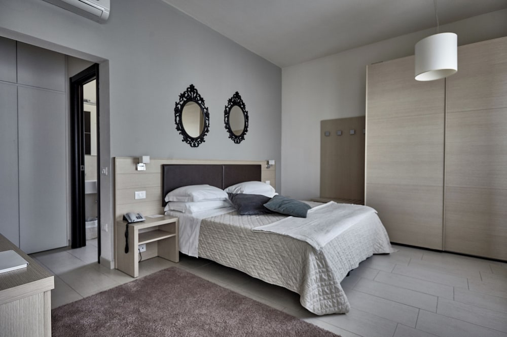 Hotel Rouge International Resort
