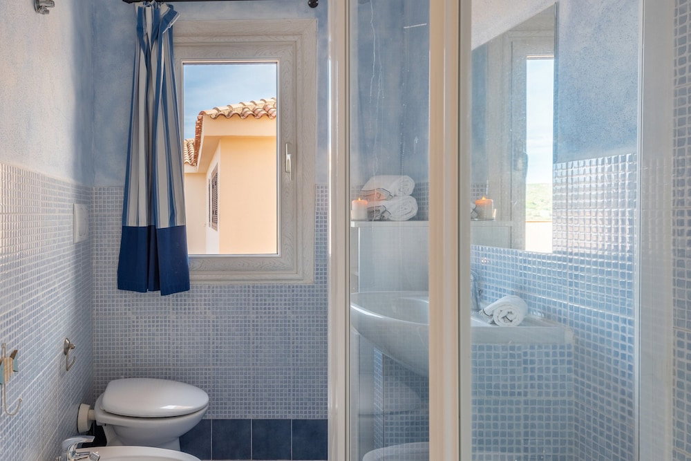 Hotel Residence A Marinella A 450 Mt Dal Mare