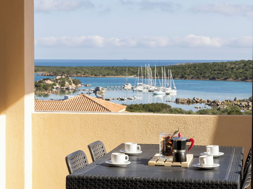 Hotel Relax Near The Beach With Sea View