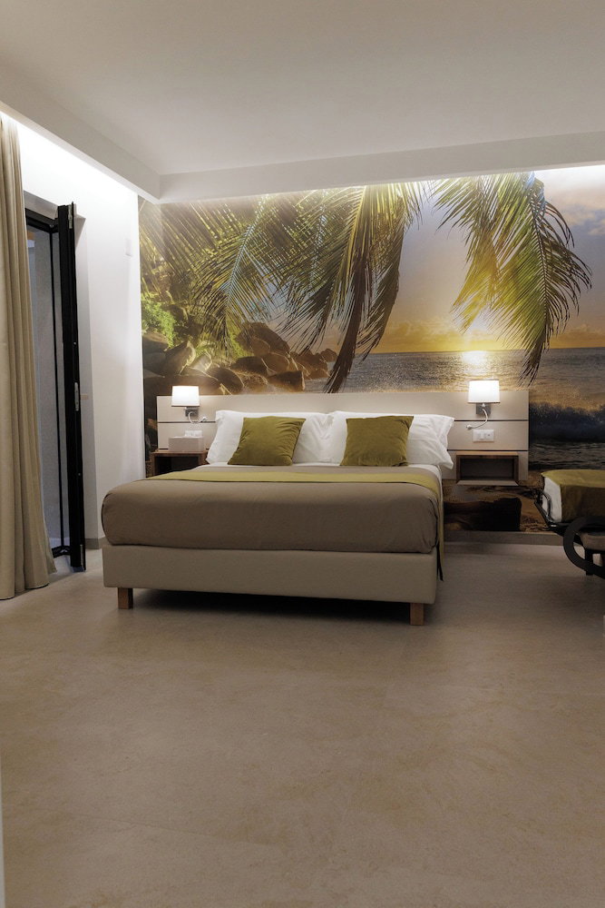 Hotel Sea Garden Luxury Rooms