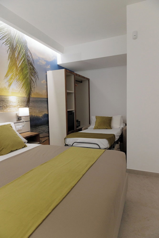Sea Garden Luxury Rooms