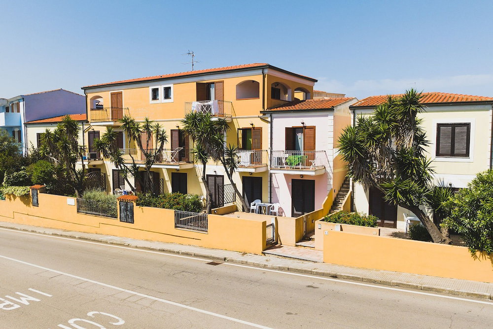 Hotel Casa Pavoncelle Apartments In Gallura