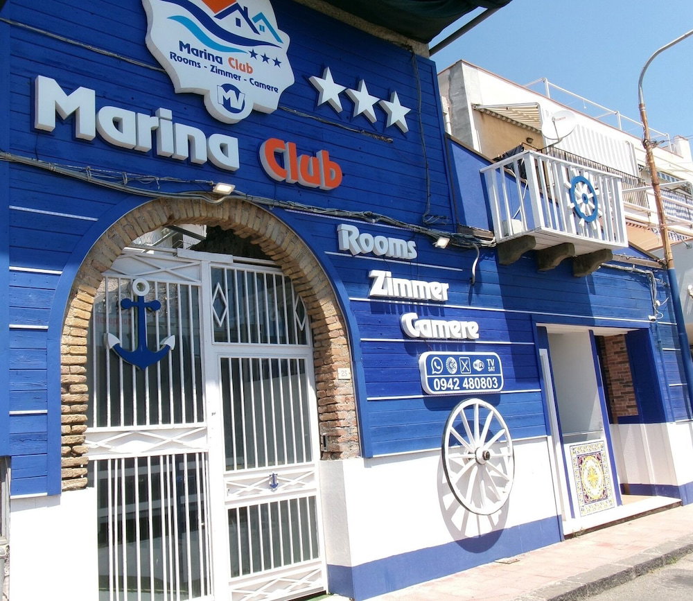 Hotel Marina Club
