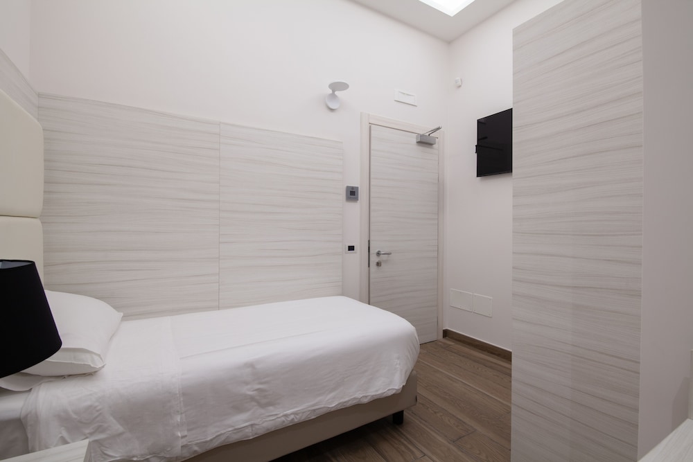 Hub Naples