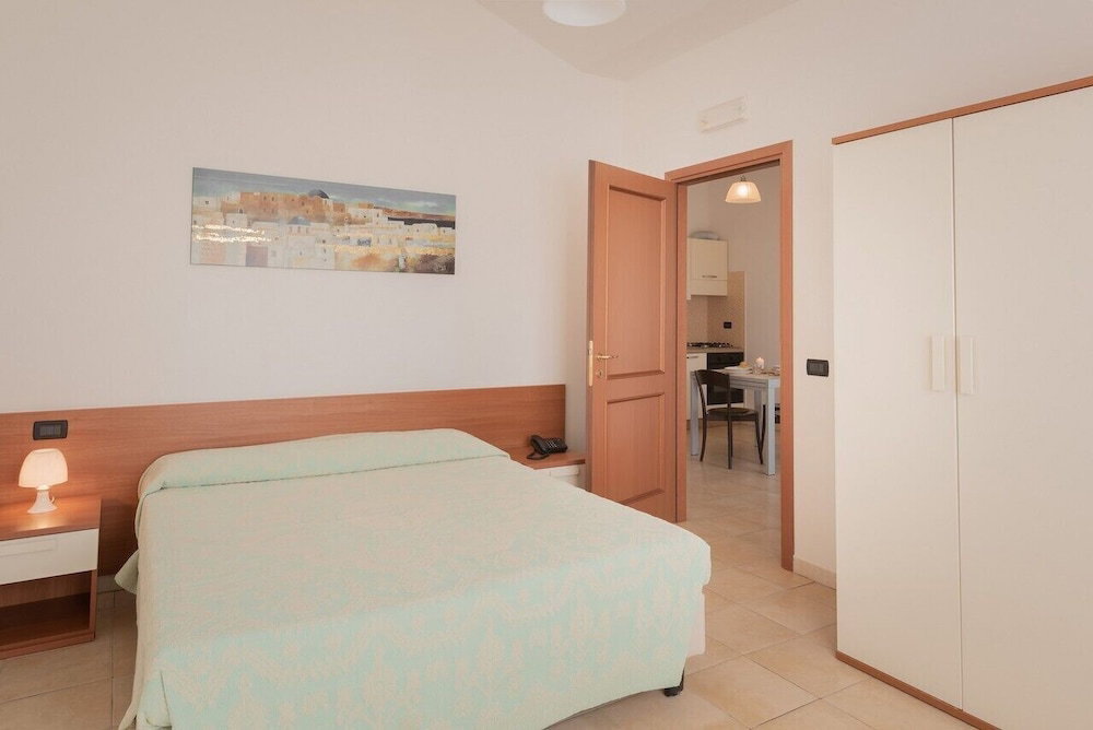 Hotel Appartamenti Le Fontane Con Piscina
