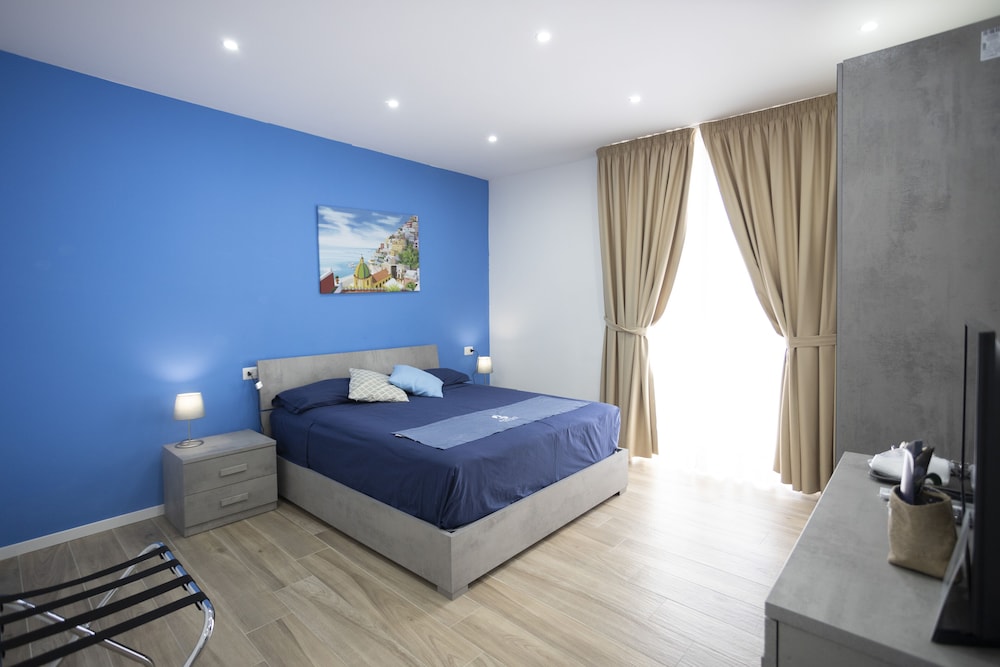Hotel Giuly Suites & Rooms