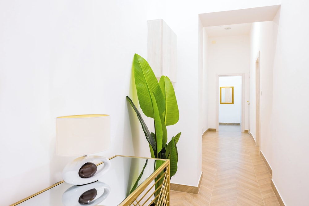 Hotel Essentia Home