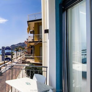 Hotel Maniel Beach Hotel cazare Letojanni