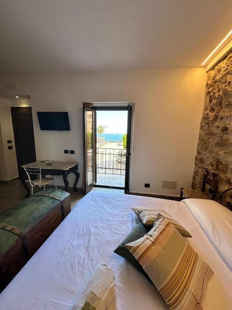 Torre Del Pardo Guest House