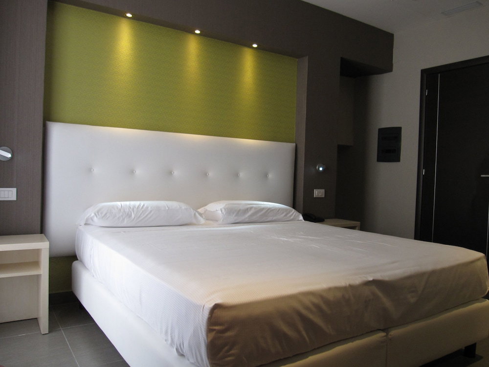 Napolit'amo Hotel Medina