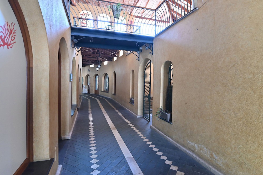 Hotel Izzhome Gallery
